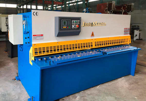 Гильотина гидравлическая Metal Master HCJ от компании Нова Механика